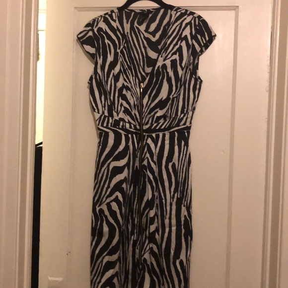 Dress - Picture 1 of 5